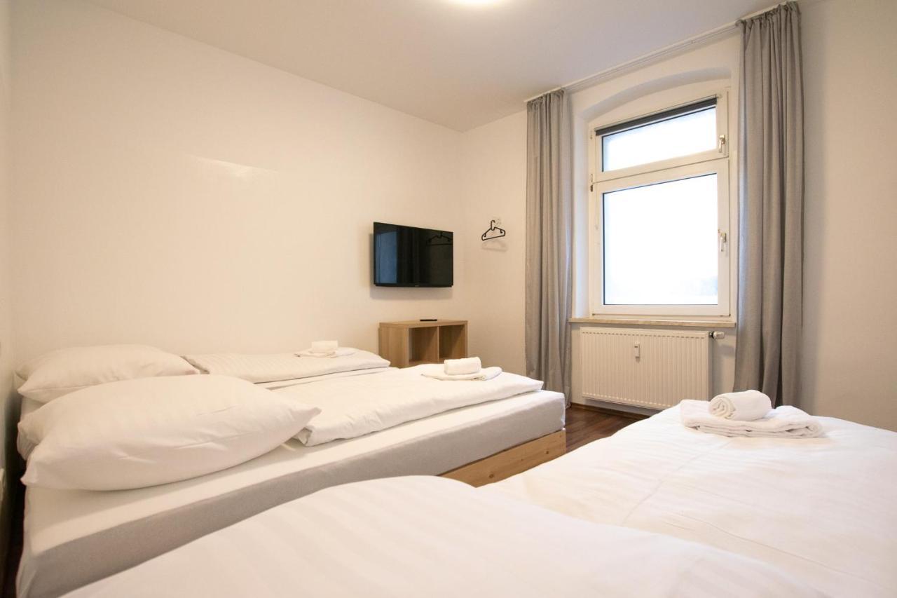 Raj Living - 1 Or 4 Room Apartments - 15 Min To Messe Dus - 10 Min Old Town Dus Dusseldorf Bagian luar foto