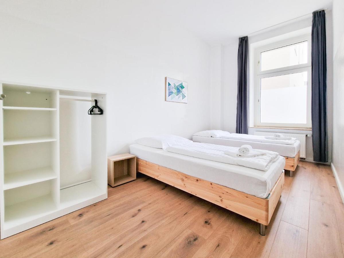 Raj Living - 1 Or 4 Room Apartments - 15 Min To Messe Dus - 10 Min Old Town Dus Dusseldorf Bagian luar foto