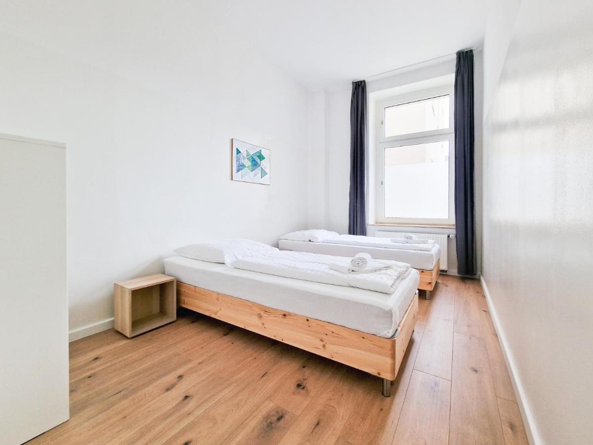 Raj Living - 1 Or 4 Room Apartments - 15 Min To Messe Dus - 10 Min Old Town Dus Dusseldorf Bagian luar foto