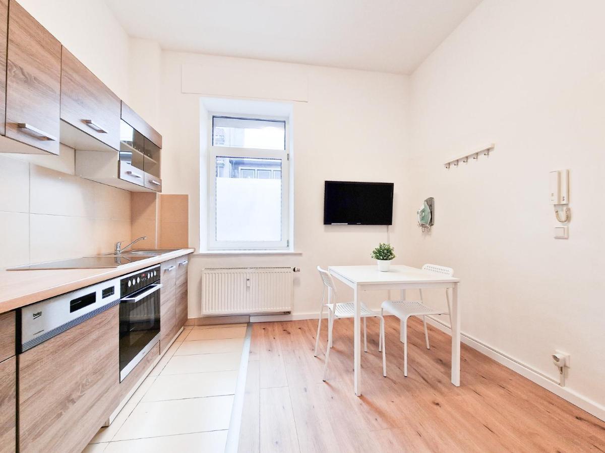 Raj Living - 1 Or 4 Room Apartments - 15 Min To Messe Dus - 10 Min Old Town Dus Dusseldorf Bagian luar foto
