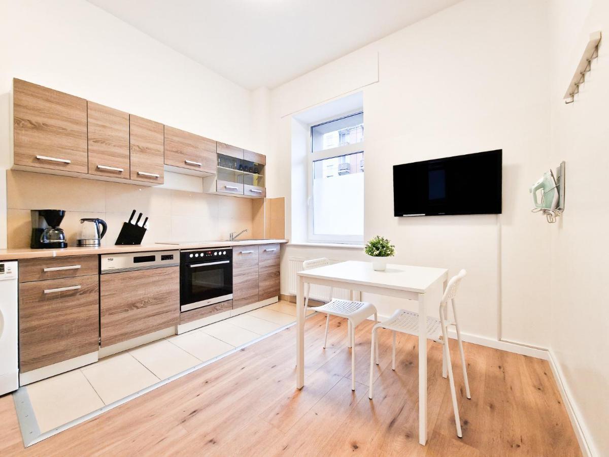 Raj Living - 1 Or 4 Room Apartments - 15 Min To Messe Dus - 10 Min Old Town Dus Dusseldorf Bagian luar foto