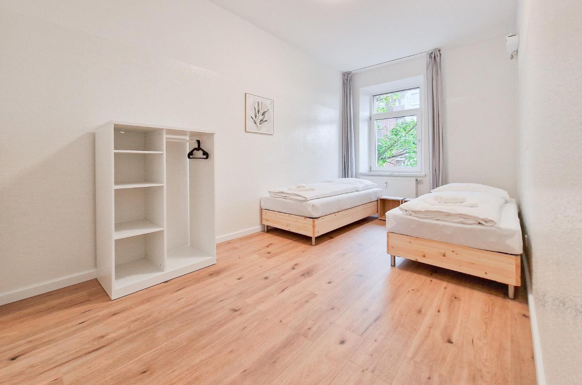 Raj Living - 1 Or 4 Room Apartments - 15 Min To Messe Dus - 10 Min Old Town Dus Dusseldorf Bagian luar foto